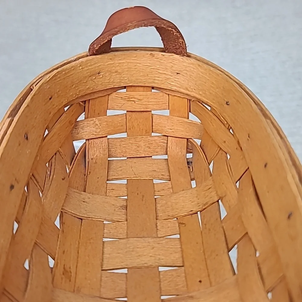 Longaberger Farmhouse Handmade Vintage '99 Classic Lavender Booking Basket 10138